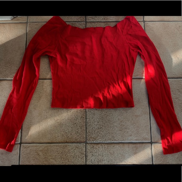 Brandy Melville off the shoulder top - Picture 2 of 2